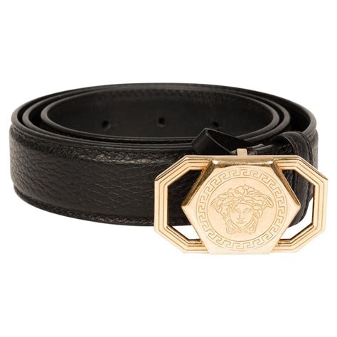 do versace belts run small